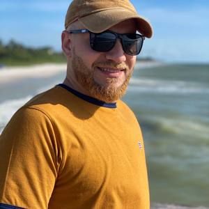 Meet your Posher, Adam